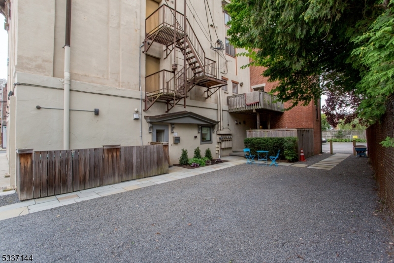 Imbue Bldg - Residential Income