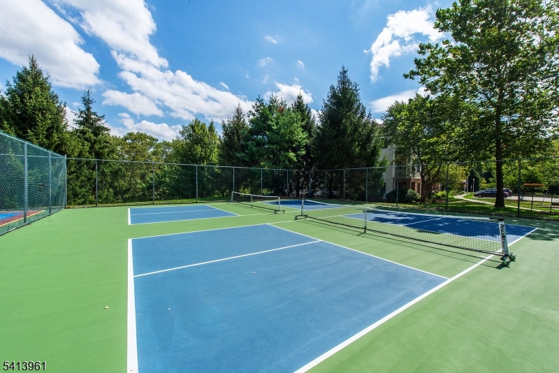 HORIZONS AT MOUNT ARLINGTON - Residential