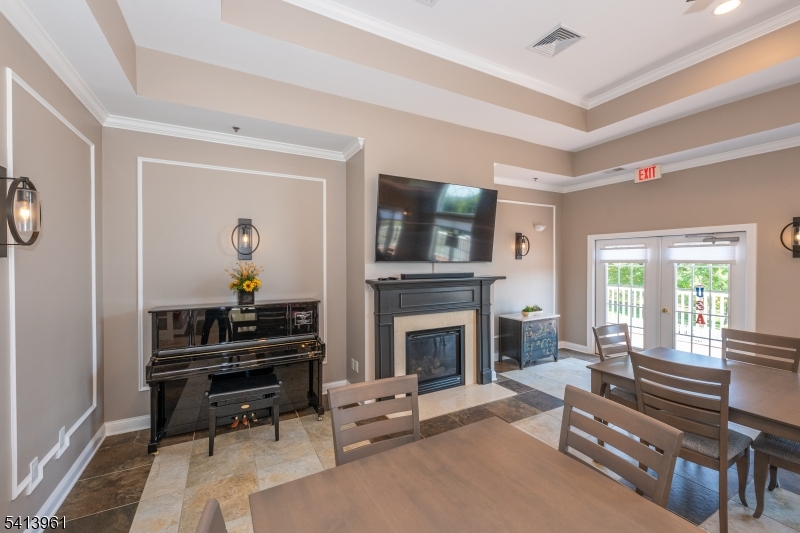 HORIZONS AT MOUNT ARLINGTON - Residential