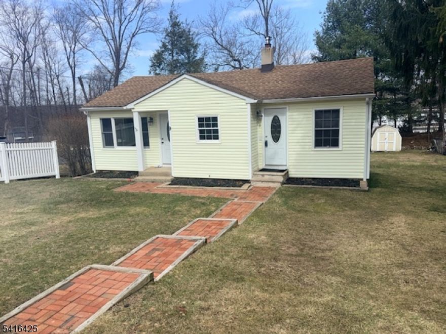 Move In Ready Updated Ranch!!! Hardwood Floors,Eat-In Kitchen,Full Walk-Out Basement, Large Level  Lott With Storage Shed  Convenient Commuter Location  Enjoy Living Near NJ Largest Lake and Morris County Parks.