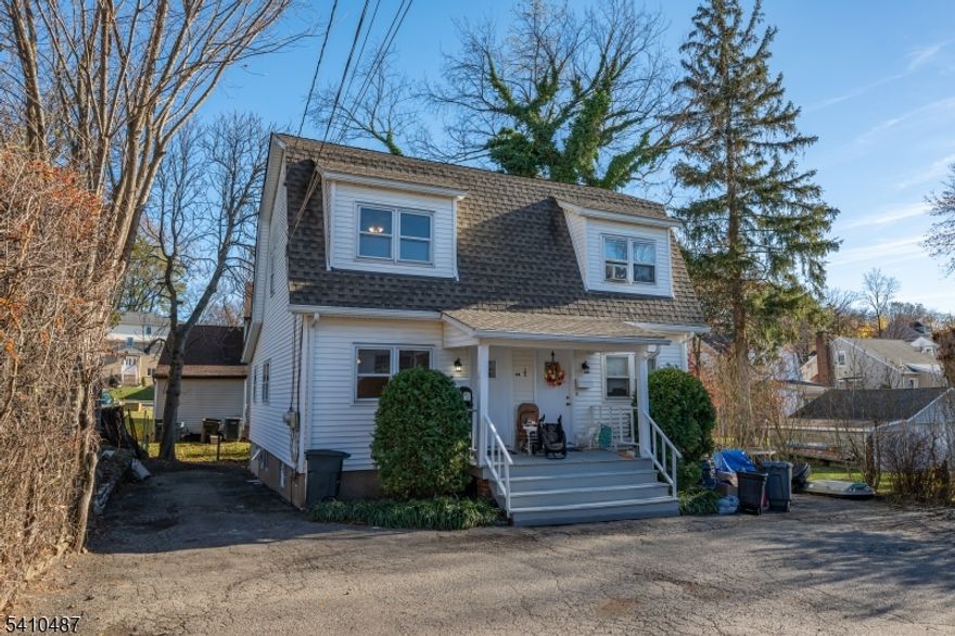 Beautifully updated half-duplex tucked behind the main home, offering 2 bedrooms and 1 bathroom. This thoughtfully refreshed space features brand-new hardwood floors, new stainless steel appliances, and a bright, modern aesthetic throughout. Enjoy the convenience of a private basement with a washer/dryer and two dedicated parking spots. Ideally situated in a prime Caldwell location, just moments from local shops, restaurants, and all the charm the town has to offer.