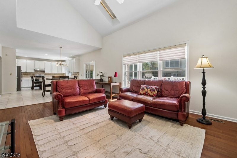 REVERE HILL - Residential