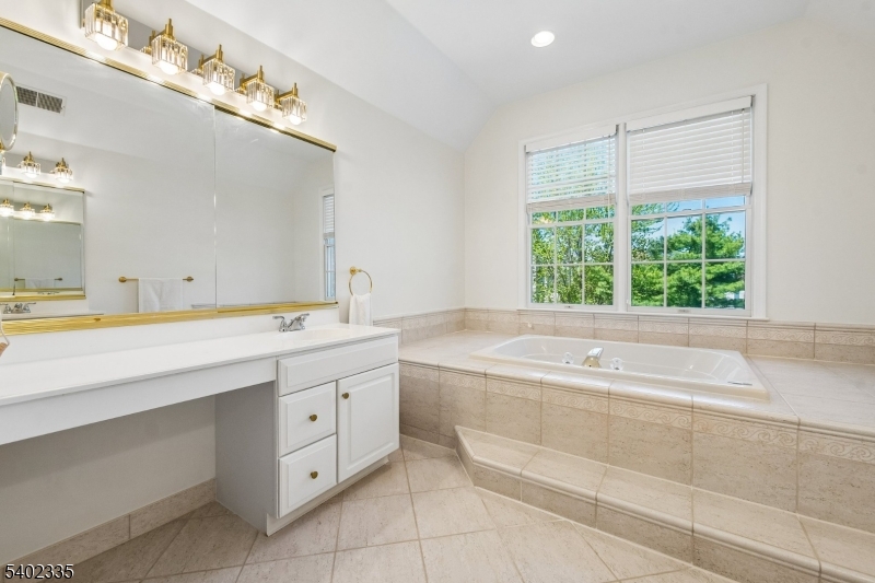 REVERE HILL - Residential