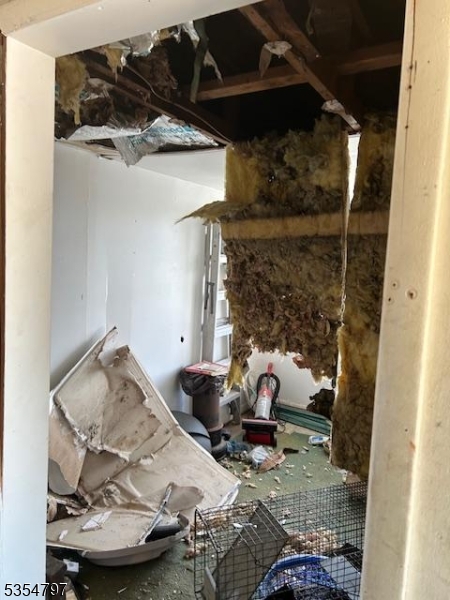 Newton Town, New Jersey 07860, United States, 3 Bedrooms Bedrooms, ,2 BathroomsBathrooms,Residential,Active,121031