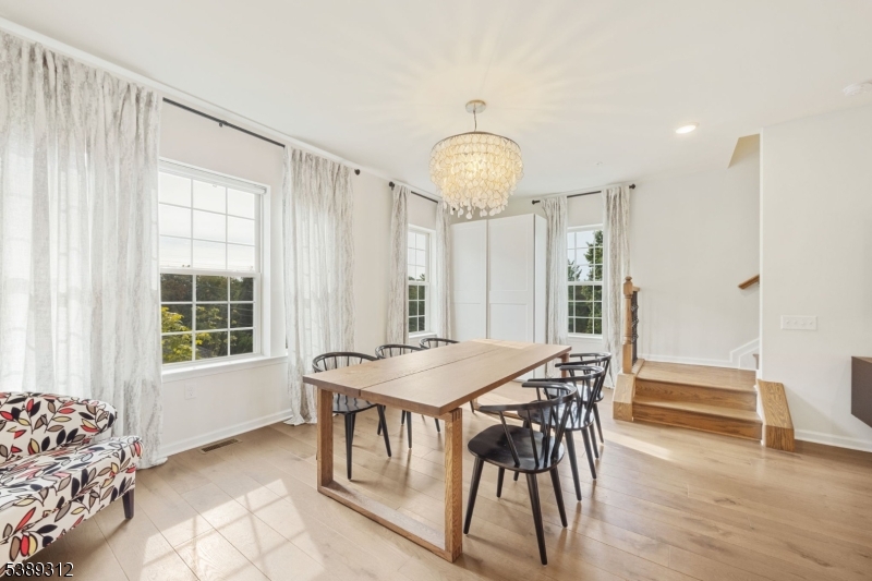 LIVINGSTON SQUARE - Residential