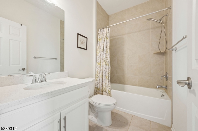 LIVINGSTON SQUARE - Residential