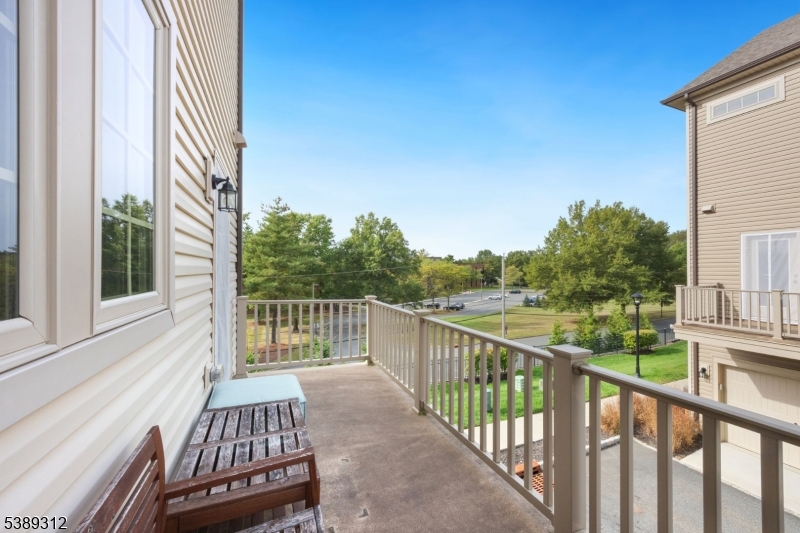 LIVINGSTON SQUARE - Residential