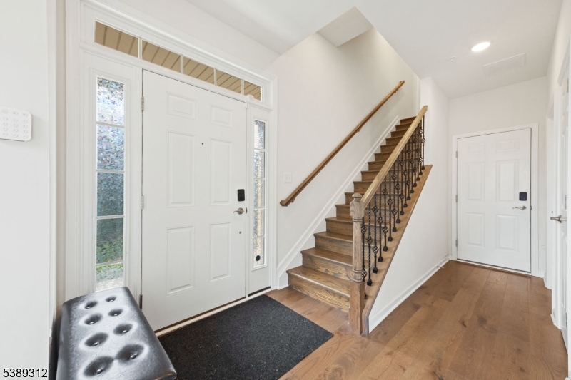 LIVINGSTON SQUARE - Residential