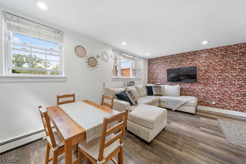 Elmora - Residential