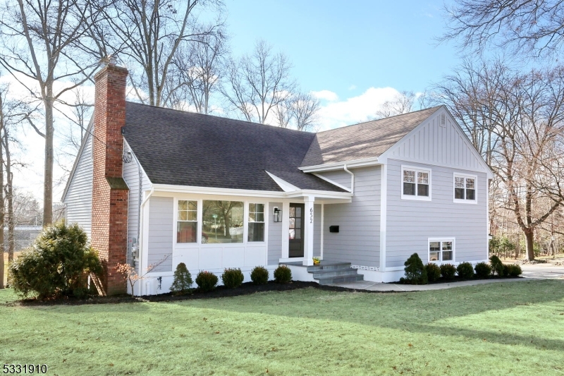 THIS HOME IS IN THE BEAUTIFUL SALEM RIDGE AREA, ON ALMOST HALF AN ACRE PROPERTY..THE ENTIRE HOME HAS JUST BEEN BEAUTIFULLY RENOVATED WITH STYLE AND CLASS. THE WHITE OAK FLOORS ARE BEAUTIFUL, HARDY PLANK SIDING, AND THERE ARE NEW WINDOWS, STEPS AND A NEW AND INVITING FRONT DOOR. YOU WILL ABSOLUTELY LOVE THE NEW KITCHEN, WITH ITS COMMERCIAL 6 BURNER STOVE, CUSTOM MICROWAVE, AND CUSTOM WINE REFRIGERATOR AND ALL SS APPLIANCES. THE NEW BATHS ARE BEAUTIFUL !! THIS IS TRULY A HOME TO BE PROUD OF, WITH A 2 CAR GARAGE, A DELIGHTFUL FAMILY ROOM, AND UNDERGROUND SPRINKLERS AS WELL. THE BASEMENT IS TOTALLY NEW AND FINISHED YOU WILL NOT WANT TO MISS SHOWING THIS STUNNING HOME. THE RIDGEWOOD SCHOOLS ARE HIGHLY RATED AS IS THE DOWNTOWN AREA, WITH ITS FINE RESTAURANTS AND WONDERFUL STORES. YOUR CUSTOMERS WILL FALL IN LOVE, AND SO WILL YOU!! AN ABSOLUTE PLEASURE TO SHOW THIS BEAUTIFUL HOME.. CALL NOW TO SEE YOUR FOREVER HOME..!! ***BEST AND FINAL DUE WEDNEDSAY, JANUARY 15 @ 5PM.***