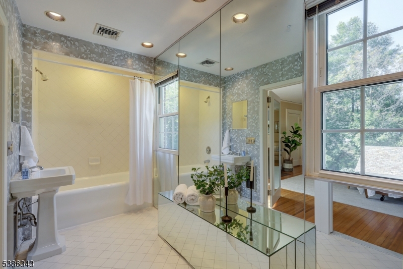 Washington Headquarters - Residential