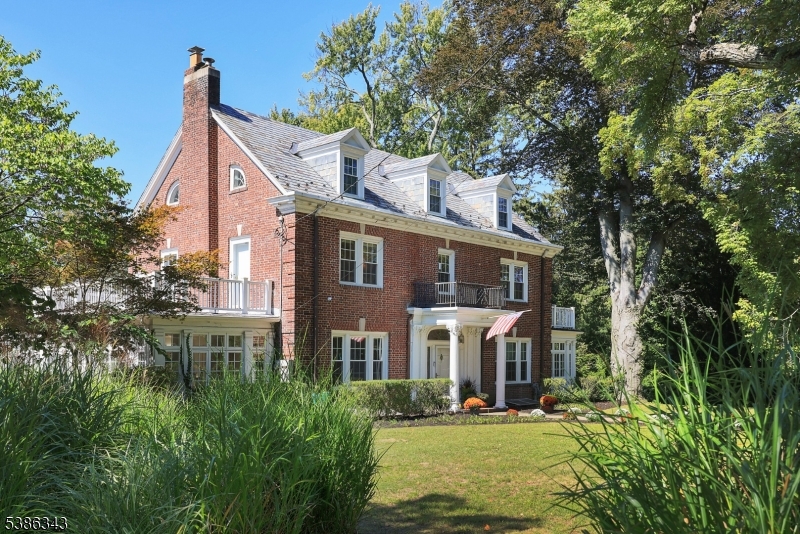 Washington Headquarters - Residential