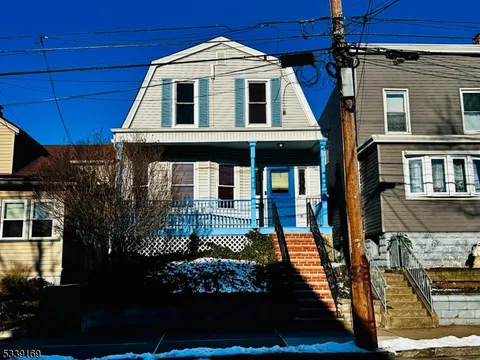 MLS: 3946723