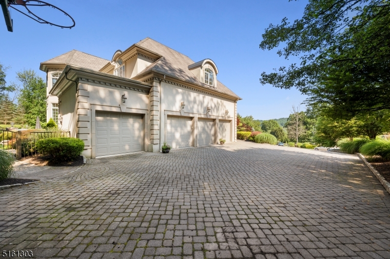 Burnheade on Lake - Residential
