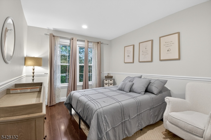 Jade Mountain - Residential