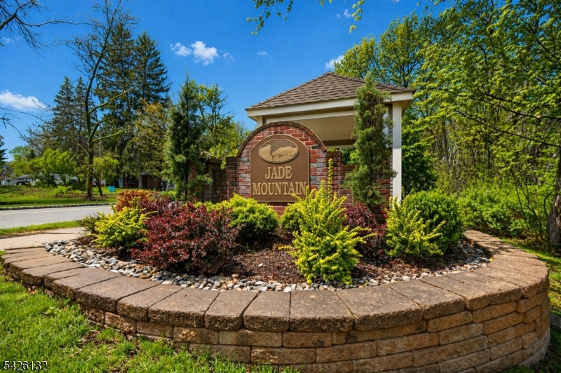 Jade Mountain - Residential