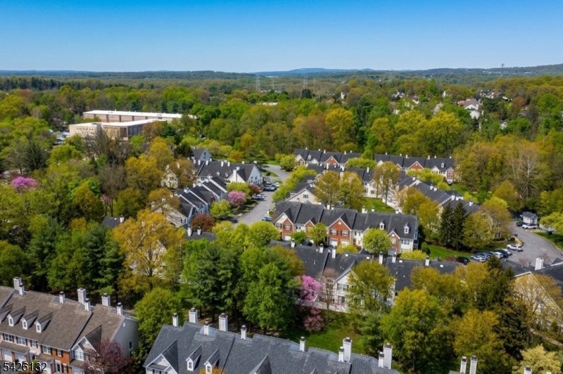 Jade Mountain - Residential