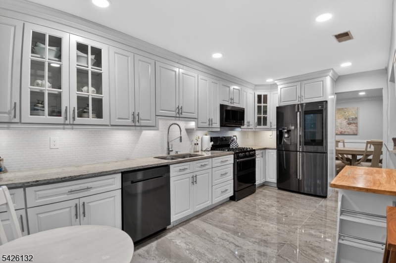 Jade Mountain - Residential