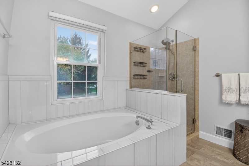 Jade Mountain - Residential