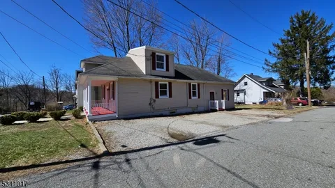 MLS: 3952726