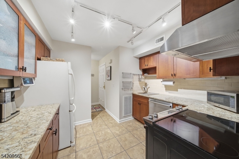 Countryside Manor - Residential