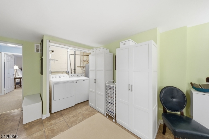 Countryside Manor - Residential