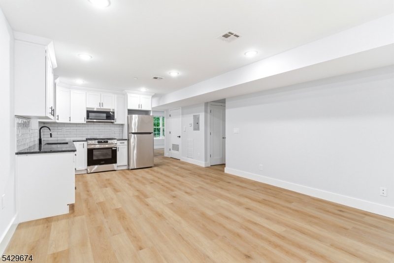 129 Mt Pleasant Ave 1 - Photo 2