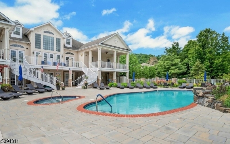 Four Seasons - Residential