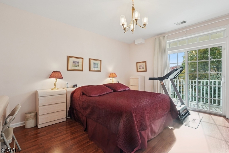 Four Seasons - Residential