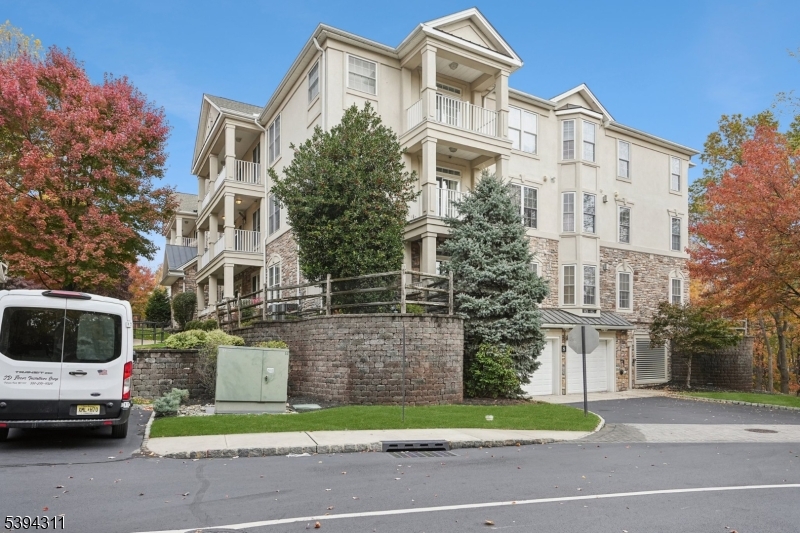 Four Seasons - Residential