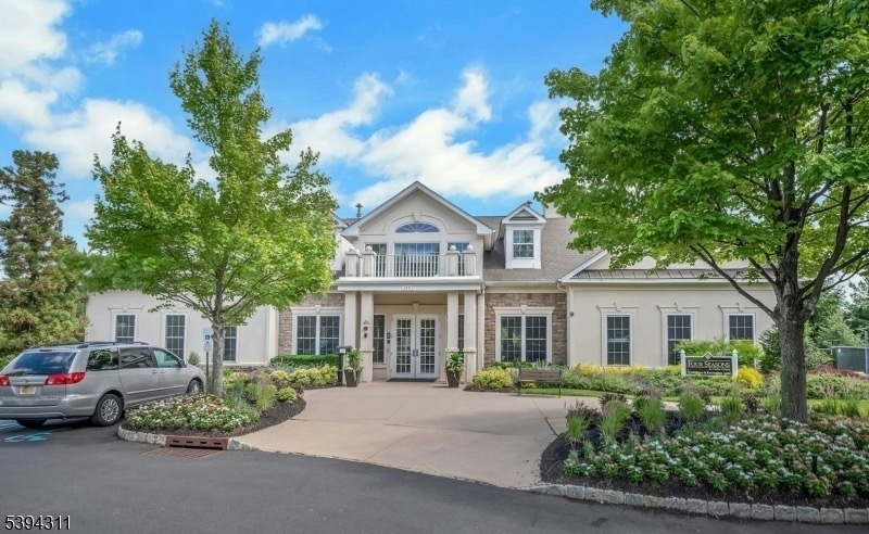 Four Seasons - Residential