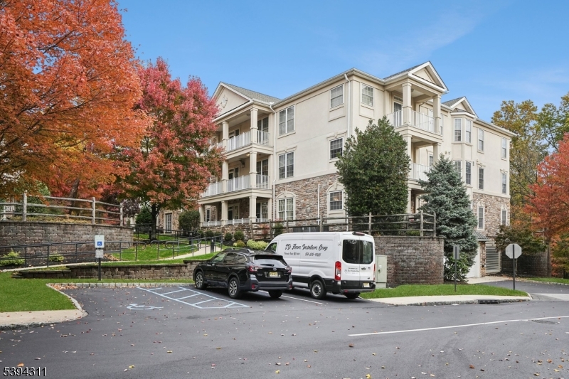 Four Seasons - Residential