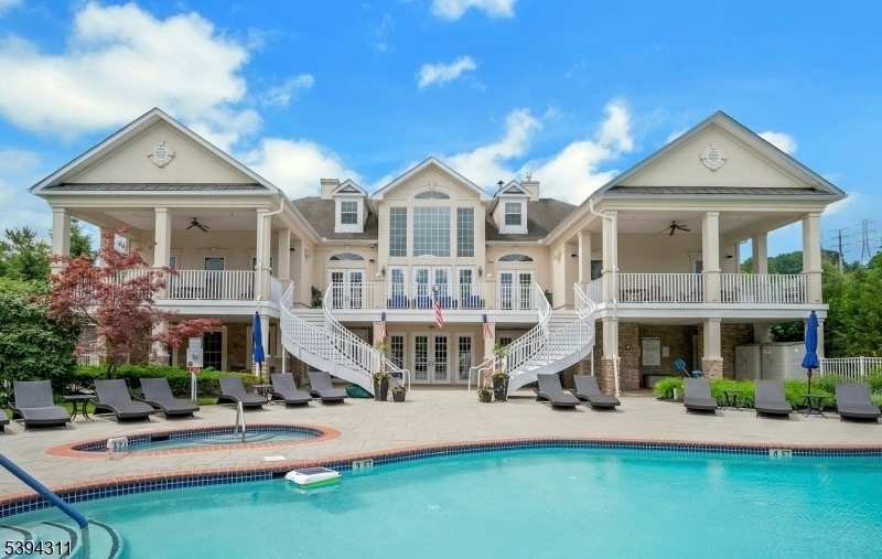 Four Seasons - Residential