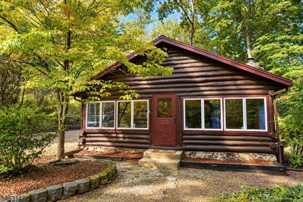 10 CLIFF RD, WEST MILFORD, NJ 07480 - Image 465a474bab1a4fa95ea55f6fccc40b1d/2470466384