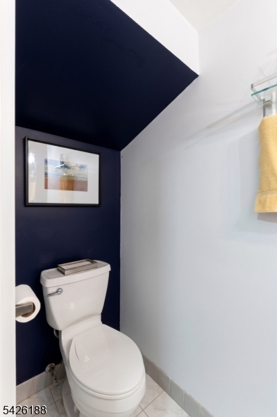 Courts of Glenpointe - Residential