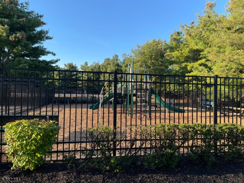 Hamilton Crest - Residential Lease