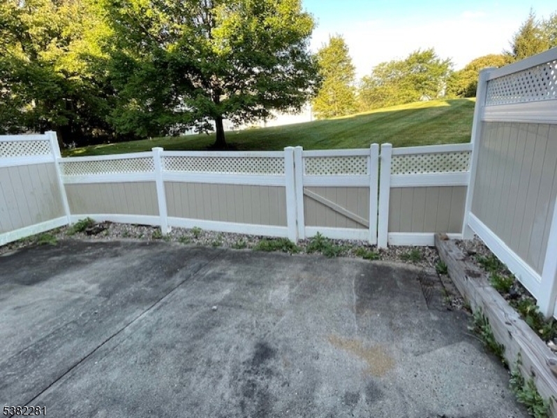 Hamilton Crest - Residential Lease