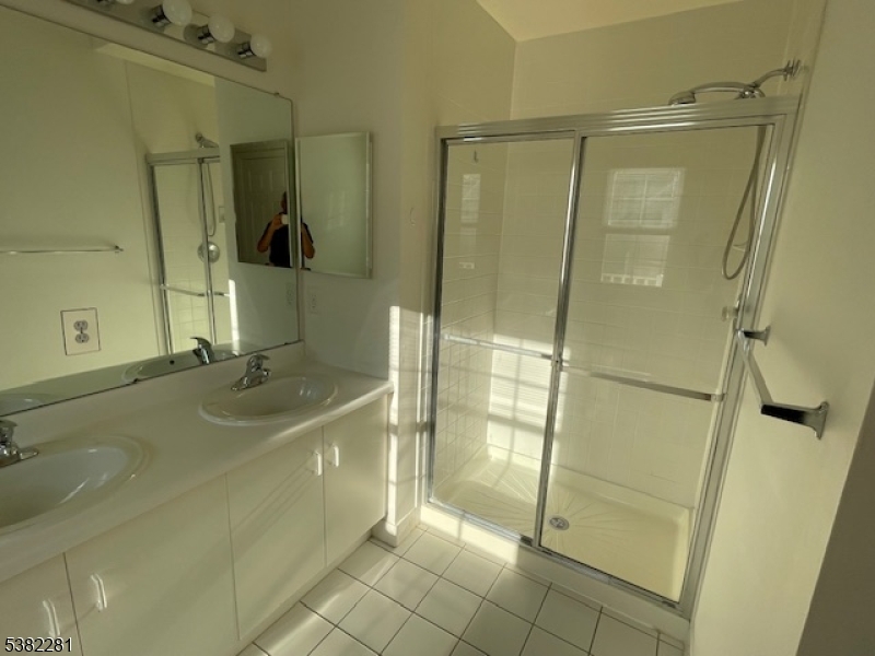 Hamilton Crest - Residential Lease