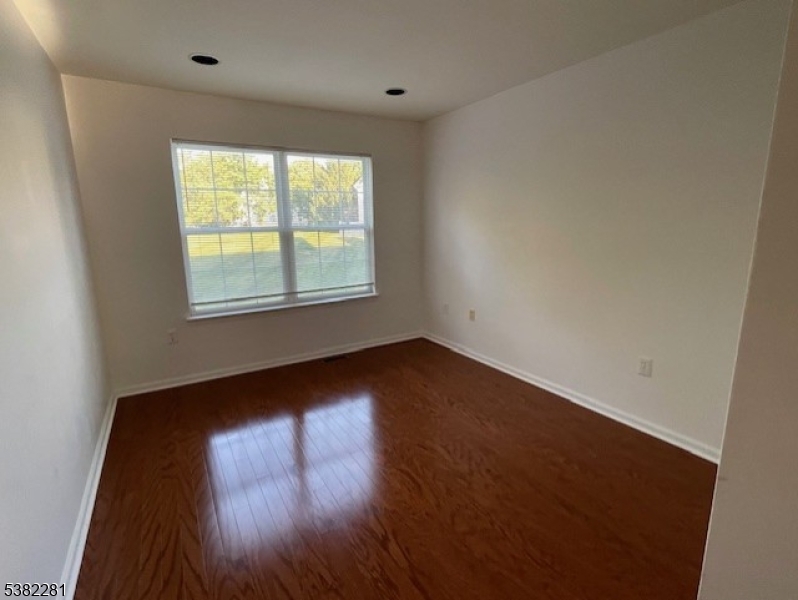 Hamilton Crest - Residential Lease