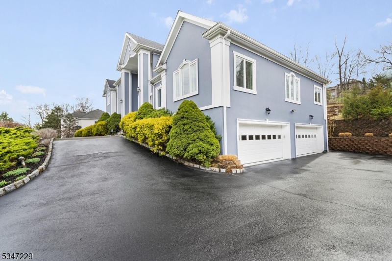 Summit Woods - Residential