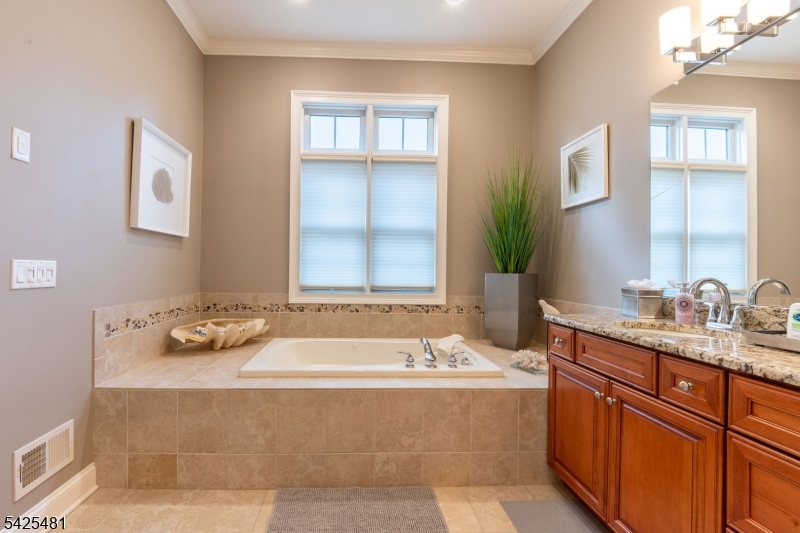 Four Seasons Promenade - Residential