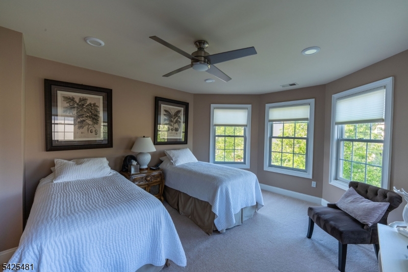 Four Seasons Promenade - Residential