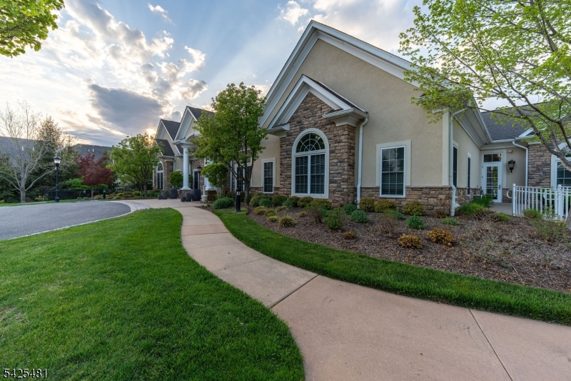 Four Seasons Promenade - Residential