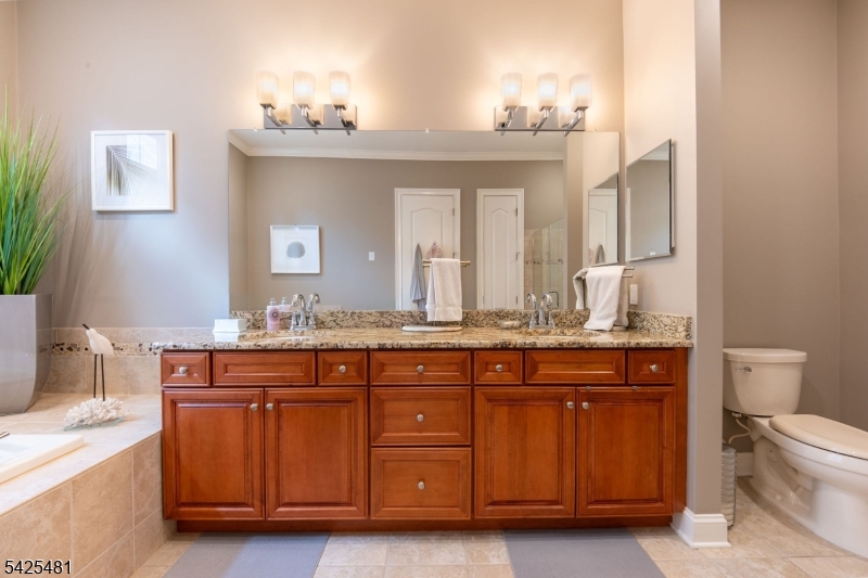 Four Seasons Promenade - Residential