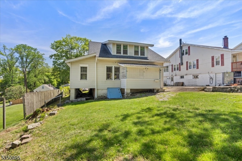 32 Outlook Ave