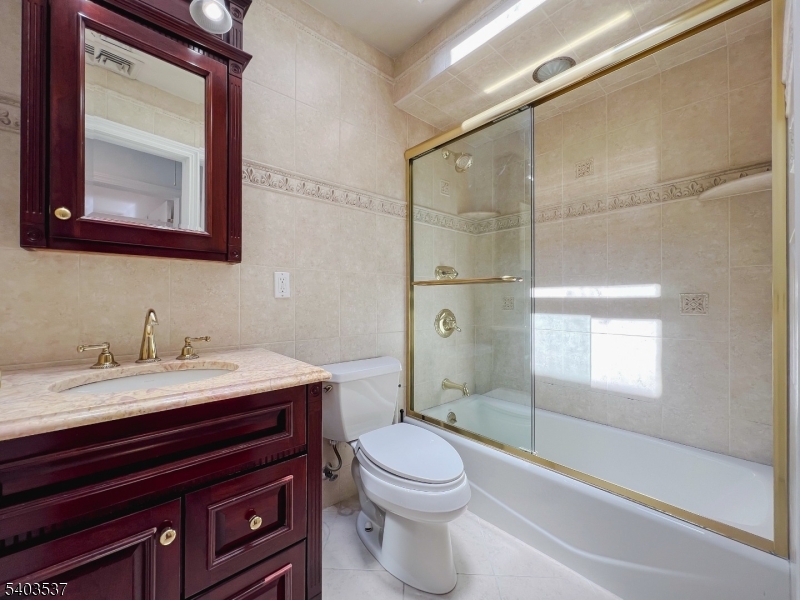 BOTANY VILLAGE - Residential Lease