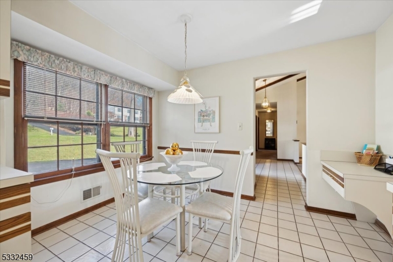 Green Brook Twp., New Jersey 08812, United States, 3 Bedrooms Bedrooms, ,2 BathroomsBathrooms,Residential,Pending,100765