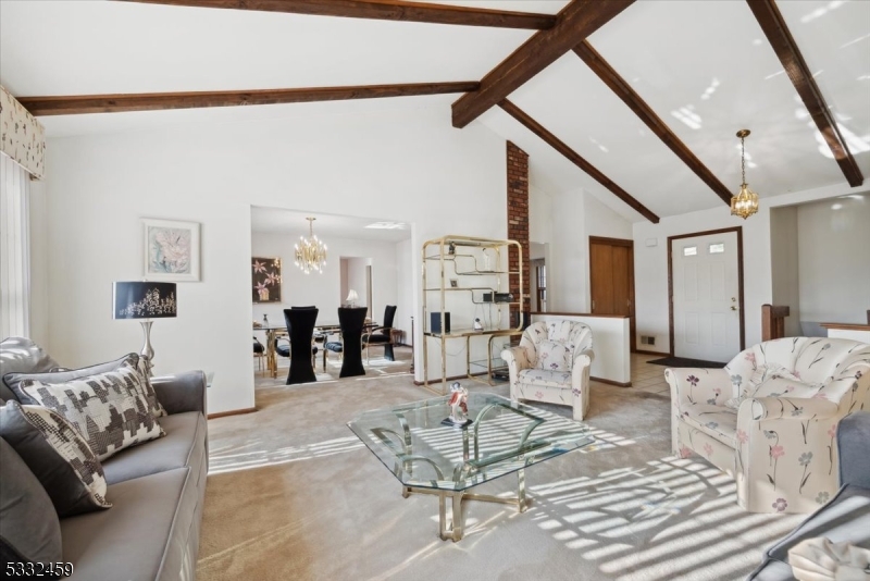 Green Brook Twp., New Jersey 08812, United States, 3 Bedrooms Bedrooms, ,2 BathroomsBathrooms,Residential,Pending,100765