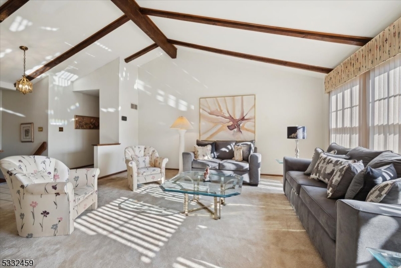 Green Brook Twp., New Jersey 08812, United States, 3 Bedrooms Bedrooms, ,2 BathroomsBathrooms,Residential,Pending,100765