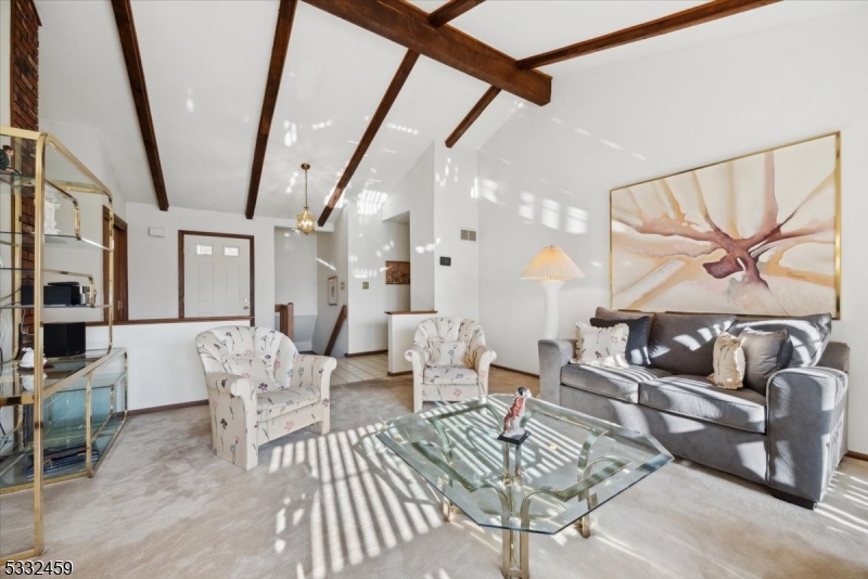 Green Brook Twp., New Jersey 08812, United States, 3 Bedrooms Bedrooms, ,2 BathroomsBathrooms,Residential,Pending,100765